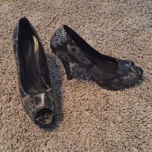 Grey Snake Skin design  Heels